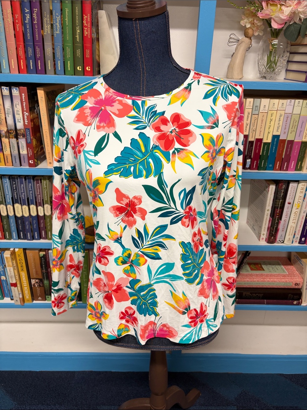 Lands end size small long sleeve rash guard